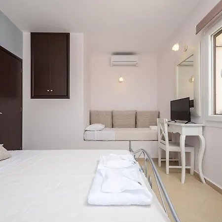 Naxos Luxury Hotel 4*